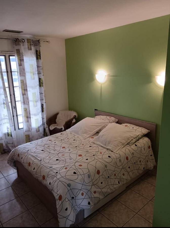 Gîte pour 4 personnes, avec vue ainsi que terrasse et jardin à Verdun-sur-Garonne - 3
