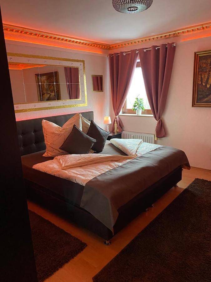 Pension King Royal in Reeperbahn, Hamburg
