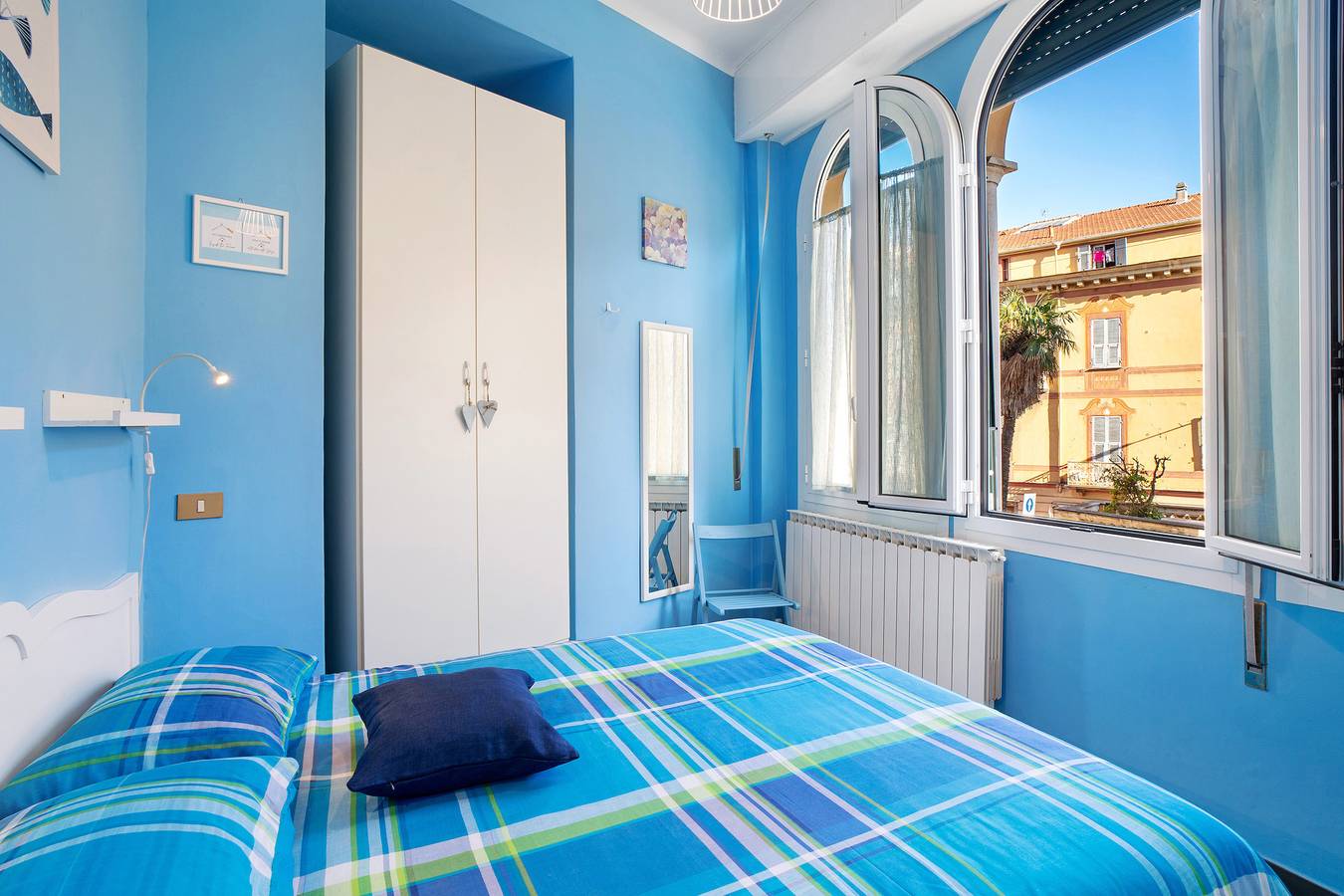 Entire apartment, Apartment 'Casa Vacanza Teresita' with Private Terrace, Wi-Fi and Air Conditioning in Porto Maurizio, Imperia