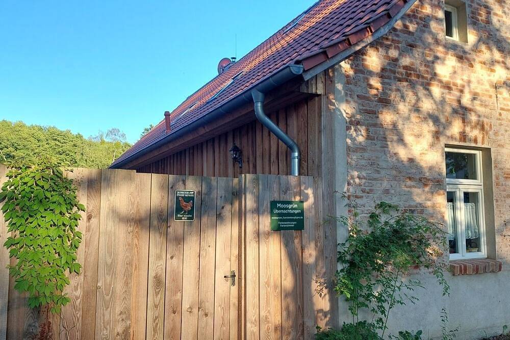 Ganze Wohnung, Moosgrün Ferienwohnung Atelier-charmantes Apartment in Fürstenberg/Havel, Ruppiner Seenland