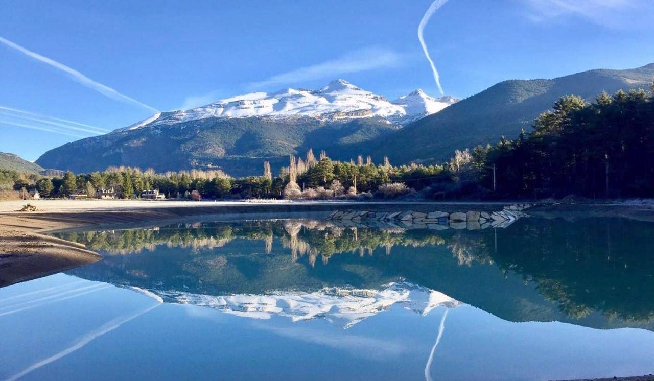 Roca Nevada Suites in Villanúa, Pirineo Aragonés