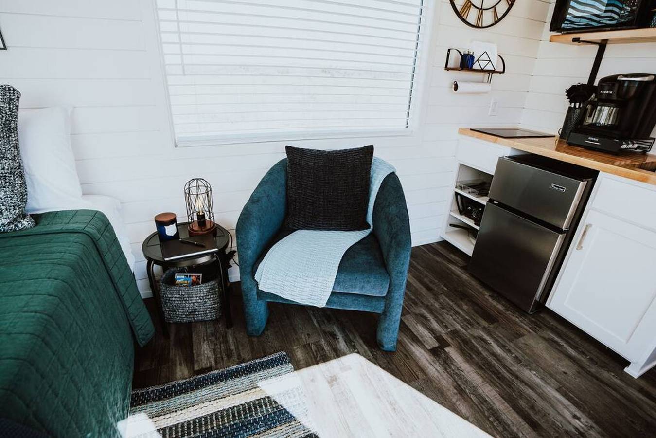 New  Starry Night Shipping Container Home in Condado de Brewster