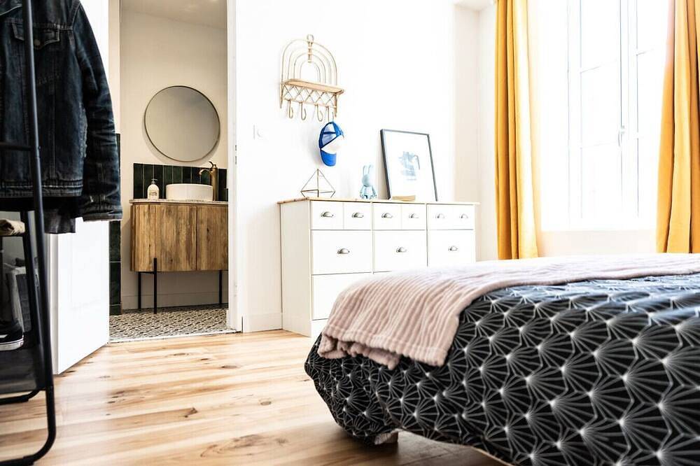 Entire apartment, Le grand Arth&M cosy F2 refurbished in Clermont-Ferrand, Volcans d'Auvergne Regional Nature Park