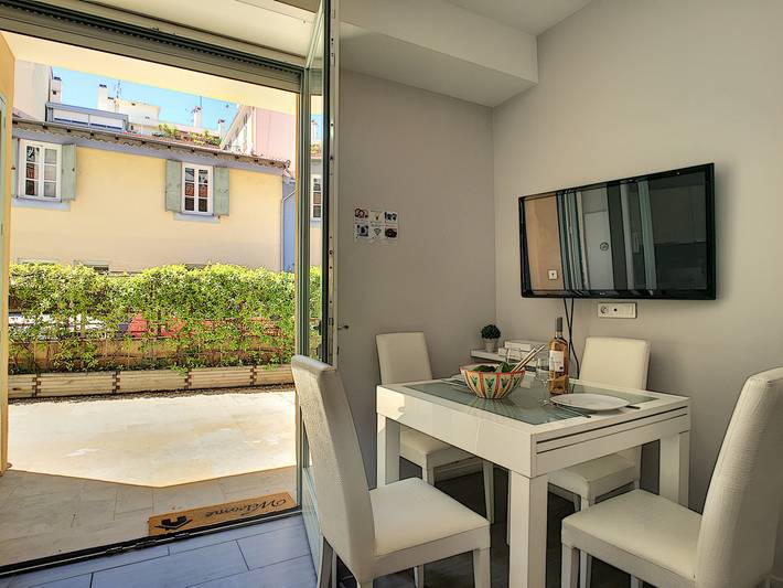 Appartamento intero, 370P /35-20 Holiday Vibes in Nizza, Costa mediterranea (Francia)