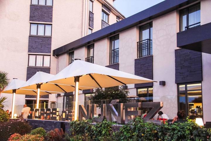 Hôtel pour 2 personnes, avec Terrasse ainsi que Jardin et Vue à Lugo