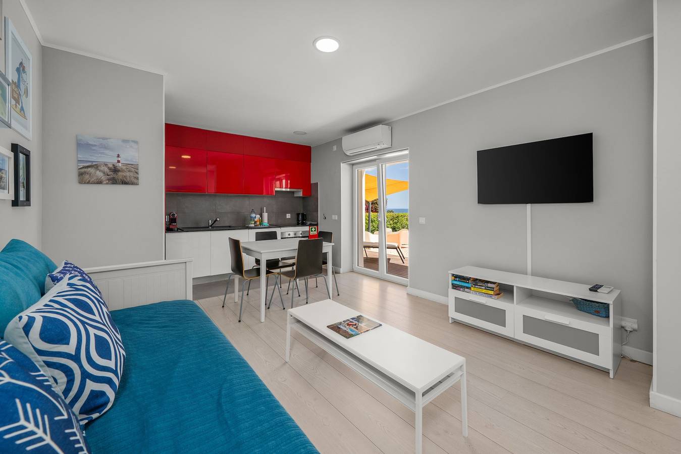 Villa 'Bellevue' with Sea View, Wi-Fi and Air Conditioning in Albufeira, Faro District