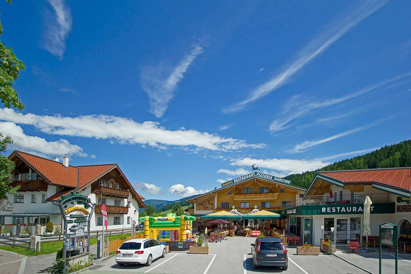 Geheel vakantieappartement, Vakantiewoning met balkon  in Flachau, Ski Amadé
