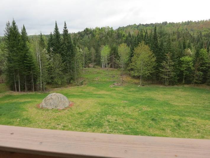 Vacation rental for 14 people, with yard and terrace, with pets in Burke