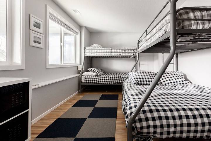 Vacation house for 10 people, with terrace and yard, with pets in Manzanita