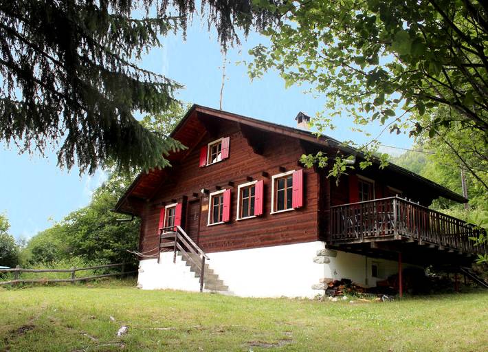 Chalet für 6 Personen, mit Balkon und Terrasse sowie Garten in Evolène
