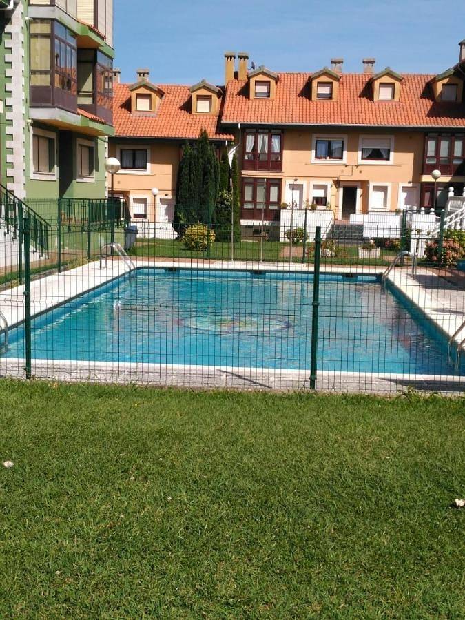Apartamento de vacaciones para 4 personas, con piscina y jardín - 1