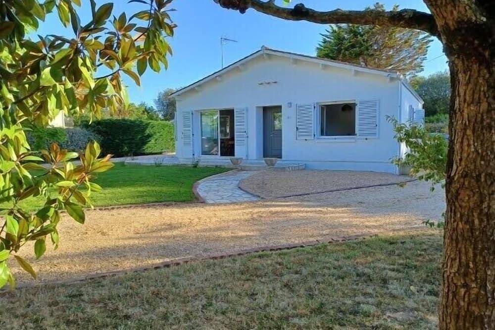 Maison de Vacances à 15 Km de Saint-jean de Mont in Sallertaine, Vendée