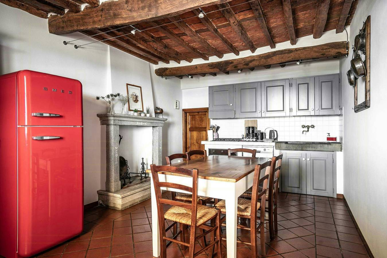 Ganze Wohnung, Ferienwohnung auf einem Bauernhof in der Nähe von Lucca mit Pool und Panoramablick in Capannori, Lucca Provinz