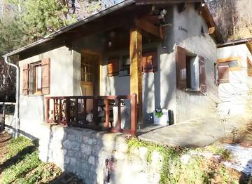 Gîte pour 4 personnes, avec jardin à Llo