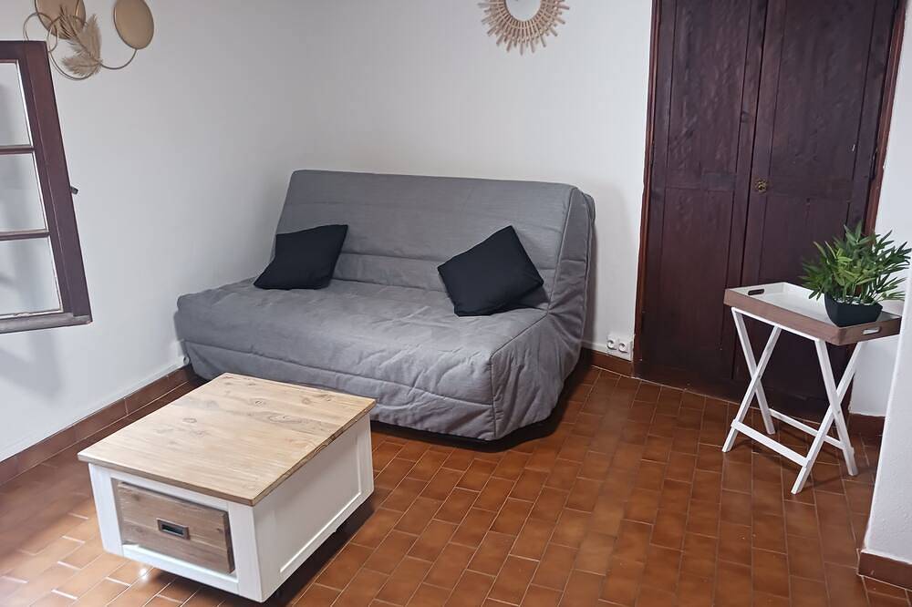 Entire apartment, Small studio in the center of cabris in Cabris, Cannes region