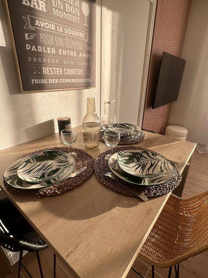 Gîte pour 7 personnes, avec terrasse et jardin à Genas - 4