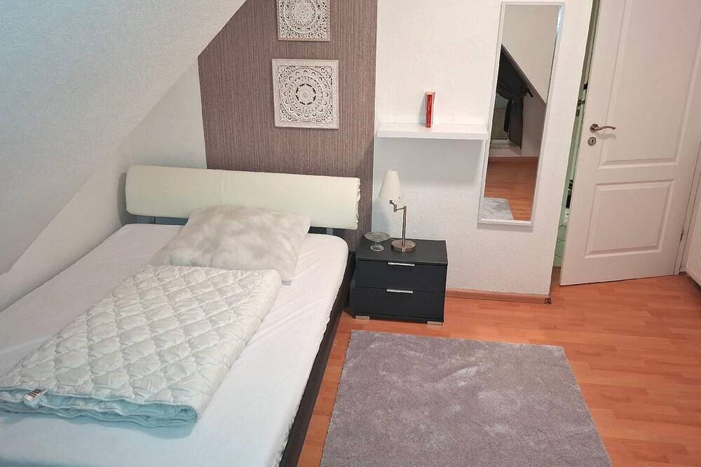 Ganze Wohnung, Ferienwohnung \"Möwennest\" mit Balkonterrasse in Nordenham, Wesermarsch