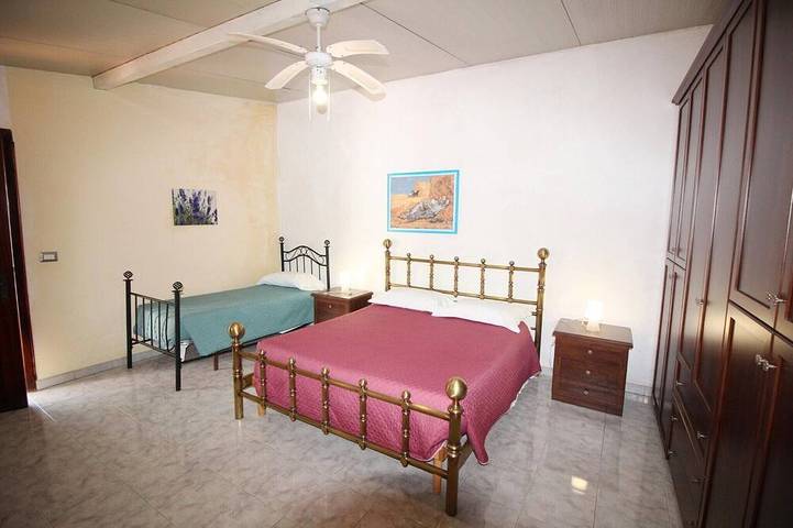 Villa spaziosa con ampia veranda in Solarino, Siracusa e dintorni