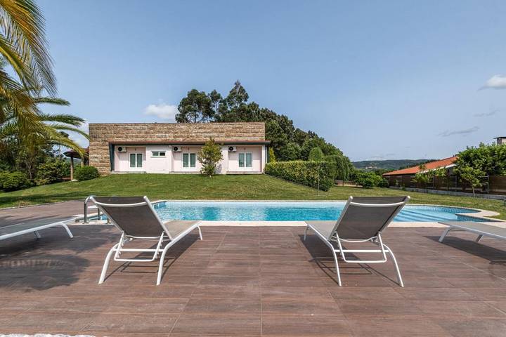 Villa para 11 pessoas, com vista e jardim e ainda piscina, com animais de estimação - 1