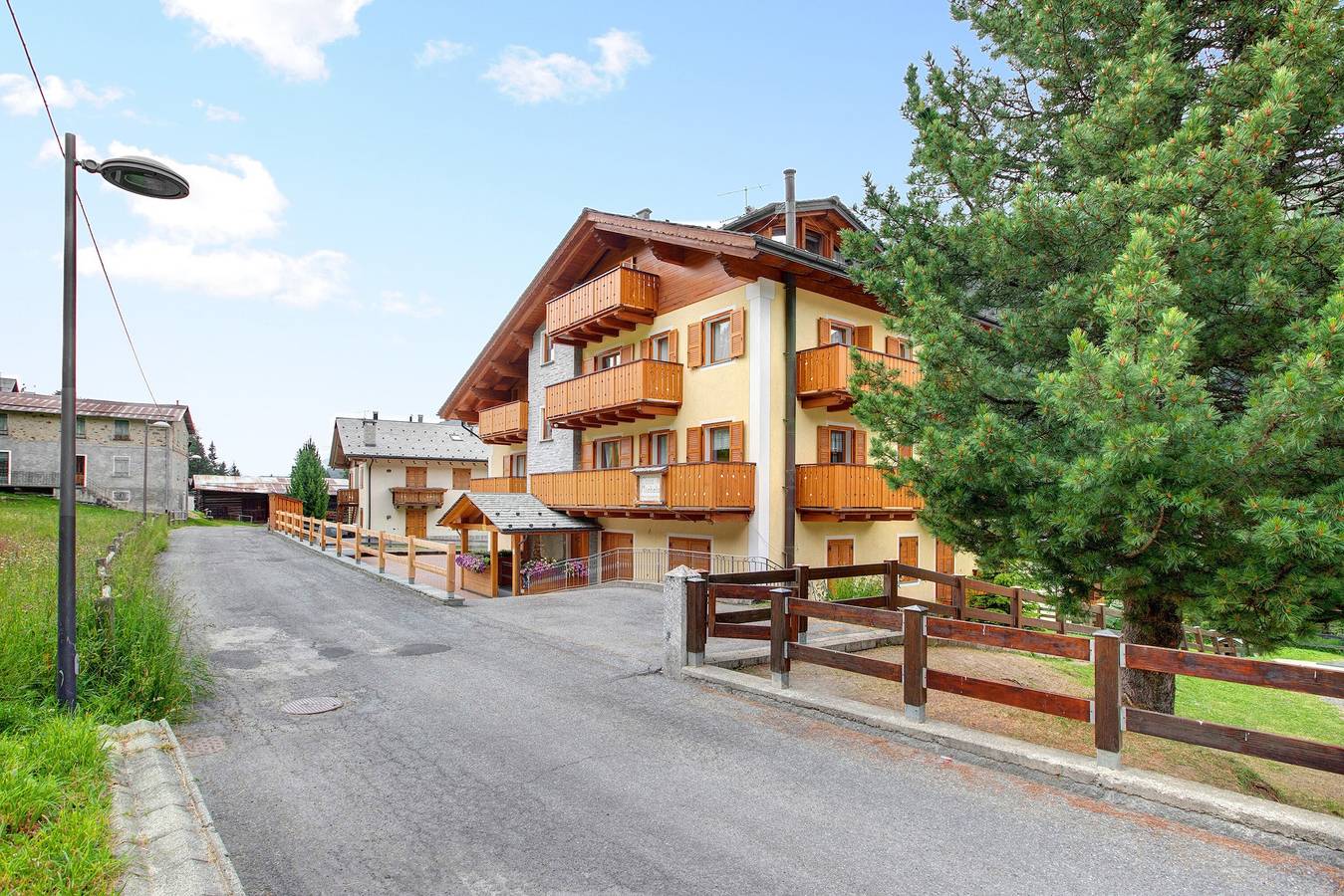 Ganze Wohnung, Ferienwohnung 'Casa Michela Mansarda' mit Bergblick, Gemeinschaftsterrasse und Wlan in Santa Caterina Valfurva, Valfurva