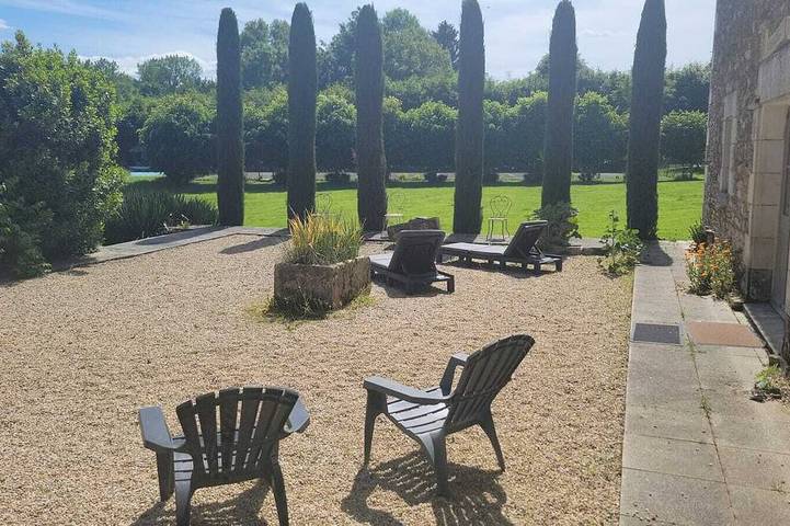 Gîte pour 4 personnes, avec terrasse et piscine