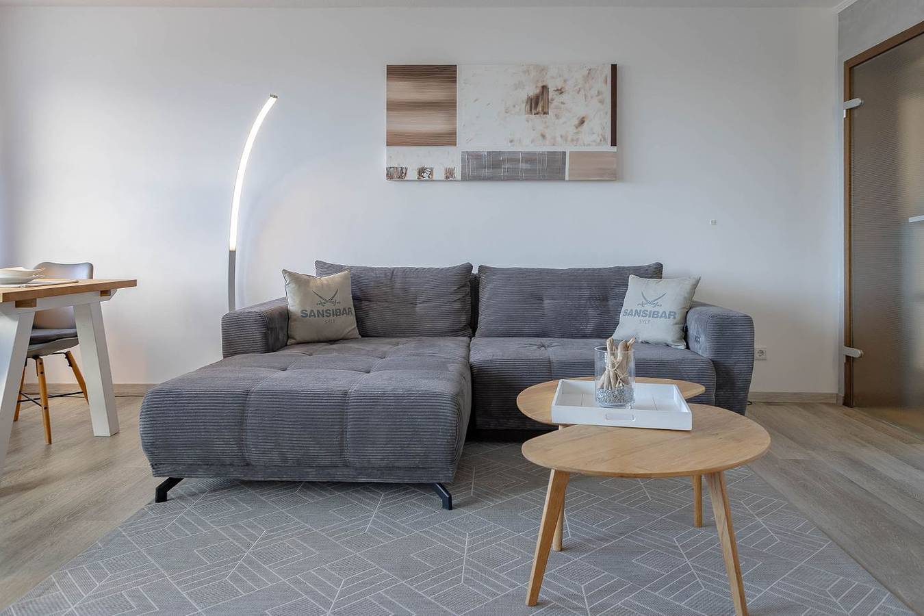 Ganze Wohnung, Moderne 2-Zimmerwohnung in Westerland, in direkter Strandlage mit Balkon. in Westerland, Sylt (Gemeinde)