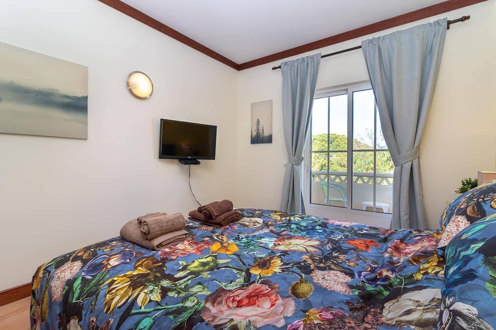 Estrela do Mar - Sea views, communal pool and just 300 from beach in Benagil, Faro Distrikt