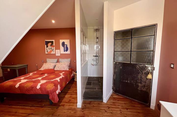 Location de vacances pour 2 personnes, avec jardin dans Ennezat - 2