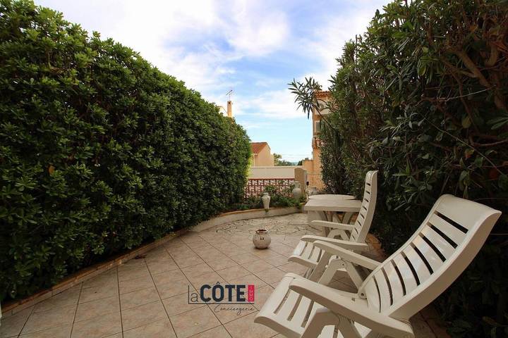 Gîte pour 4 personnes, avec Terrasse et Vue dans Calanque de Cap Rousset