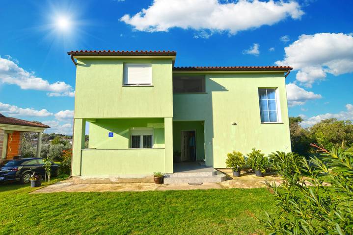 Apartamento entero, Apartamento de vacaciones para 4 personas con terraza in Banjole, Costa sur de Istria