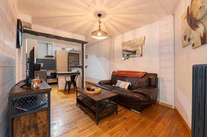 Gîte pour 2 personnes, avec jardin ainsi que terrasse et jacuzzi, animaux acceptés à Meslan