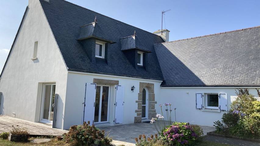 Gîte pour 10 personnes, avec terrasse et jardin à Brélès