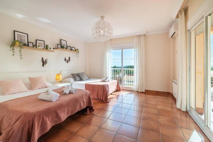 Casa rural para 10 personas, con Balcón y Terraza además de Jardín y Piscina en Sant Jordi de ses Salines - 4