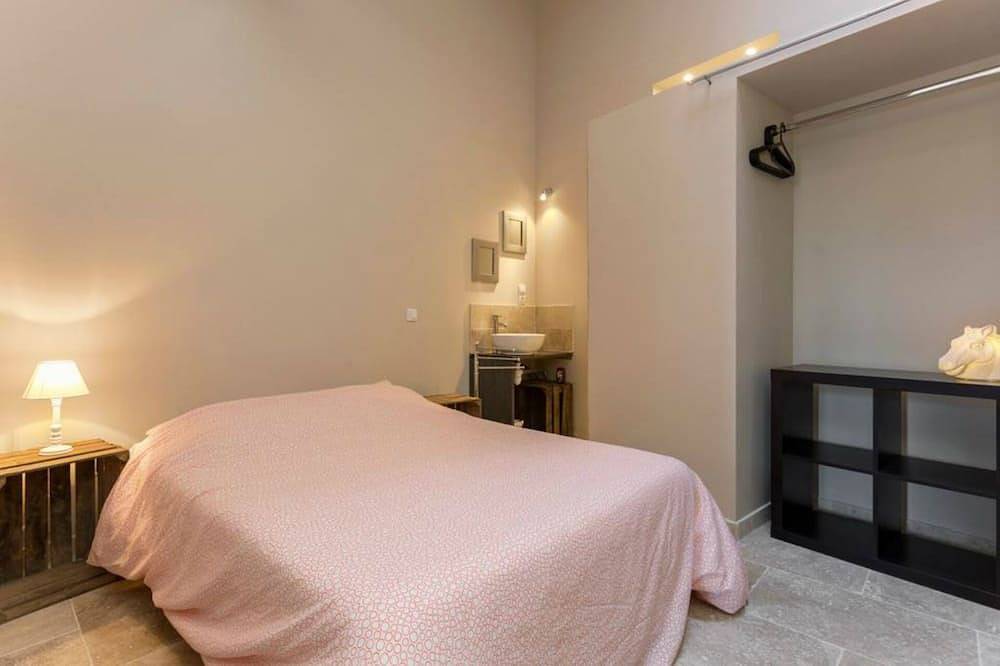 Geheel appartement, Nieuw appartement 2 kamers centrum in Avignon, Vaucluse