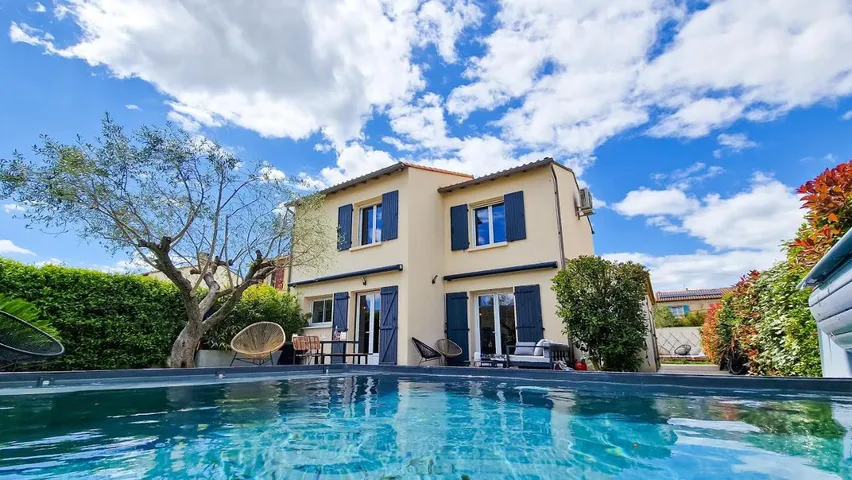 Chalet para 6 personas, con terraza además de piscina y jardín - 1