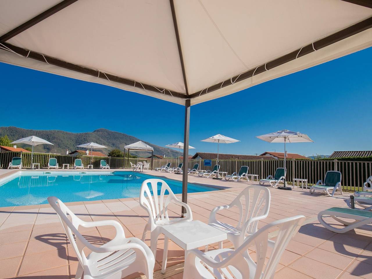 Apartamento entero, Apartamento 3 piezas 5 personas 1 bebé in San Juan Pie de Puerto, Region de Bayona