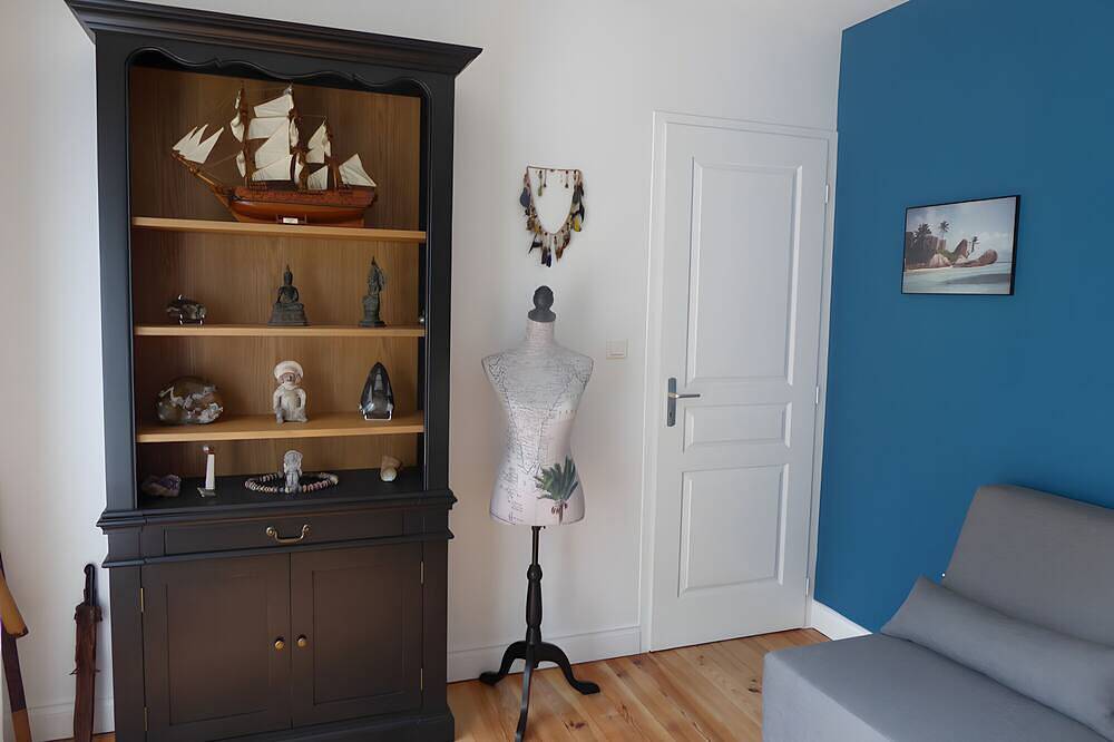 Guest Room 'Chambre Hôte - Bastide De Mongiraud' with Private Pool, Private Terrace and Wi-Fi in Blanquefort, Bordeaux region