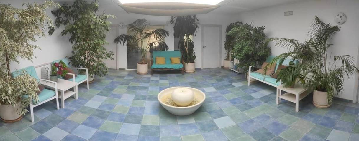 Chalet para 20 personas, con jardín además de vistas y piscina, Familias con niños en Comarca de Trujillo - 2