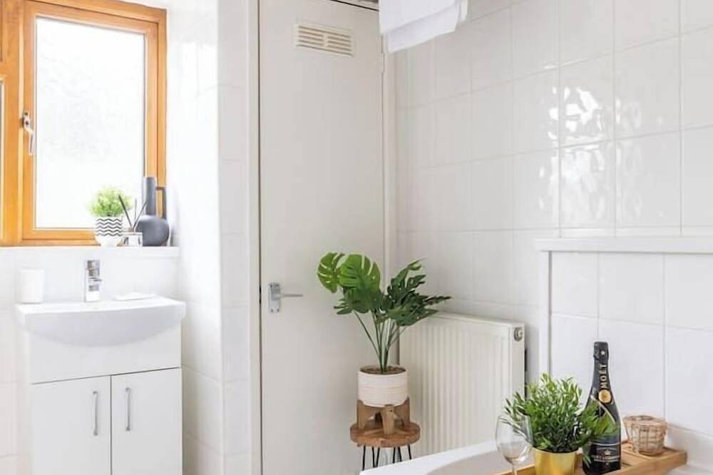 Levi Suite by Koya Homes in Cardiff, Cardiff region
