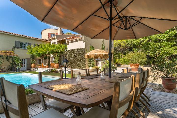 Maison de vacances pour 10 personnes, avec terrasse ainsi que piscine et jardin, animaux acceptés dans les Bouches-du-Rhône - 2