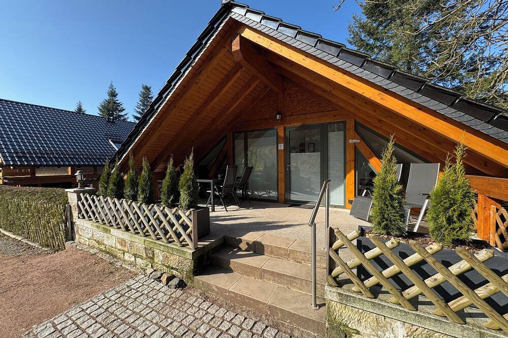 Ganze Wohnung, Gemütliche Auszeit im Wald - mit Schwimmbad! in Heßles, Fambach