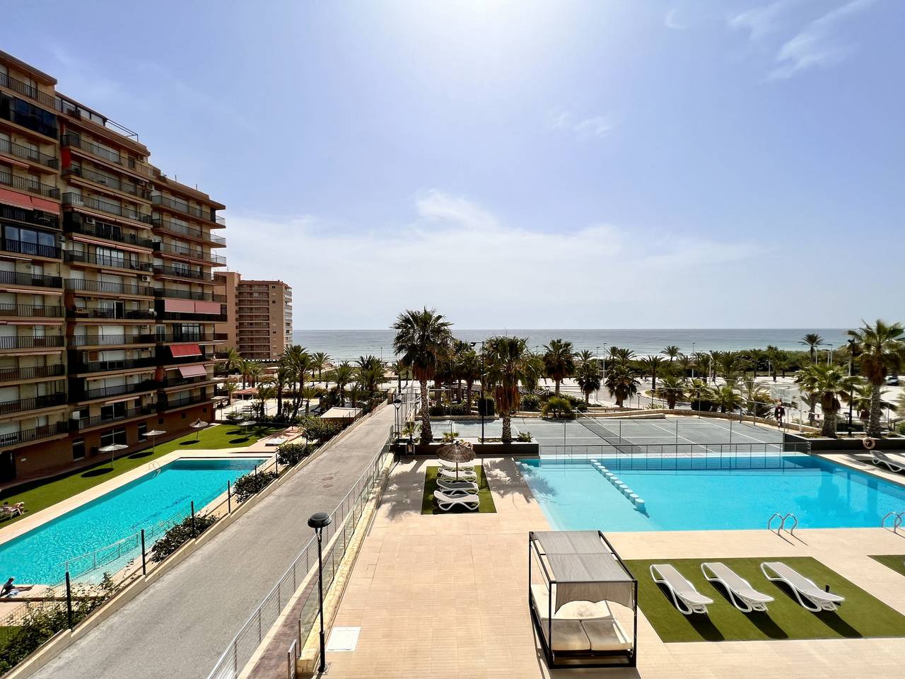 Apartamento entero, Apartamento de vacaciones para 6 personas con terraza in Los Arenales del Sol, Elche