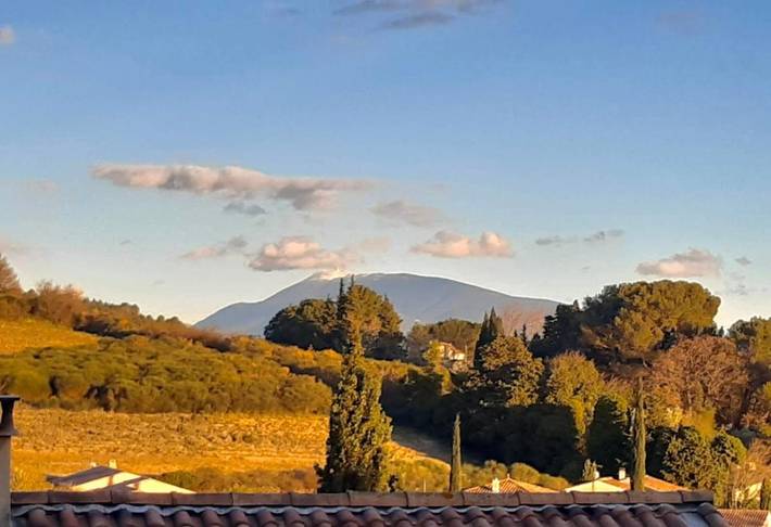 Chambre d’hôte pour 3 personnes, avec Terrasse ainsi que Jacuzzi et Vue