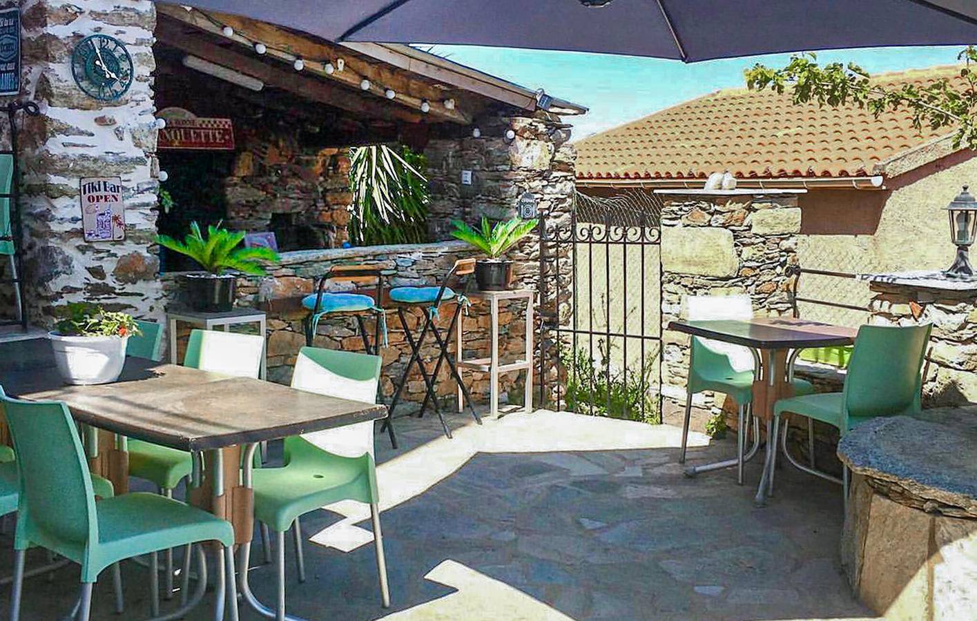 Ganze Ferienwohnung, Modernes Apartment mit Pool und WiFi, Nähe Stadtzentrum in Santo-Pietro-di-Tenda, Calvi und Umgebung
