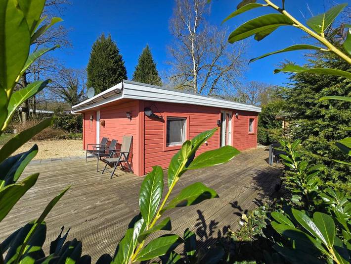 Camping voor 4 personen, with Whirlpool and Terras as well as Tuin and Zwembad in Belgisch-Limburg