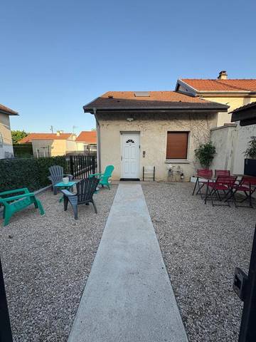 Gîte pour 4 personnes, avec terrasse à Longvic