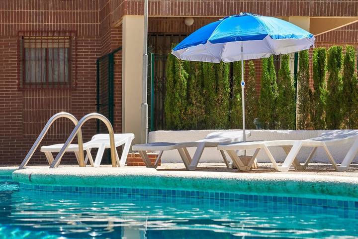 Casa rural para 3 personas, con piscina además de terraza y vistas en Benidorm - 4