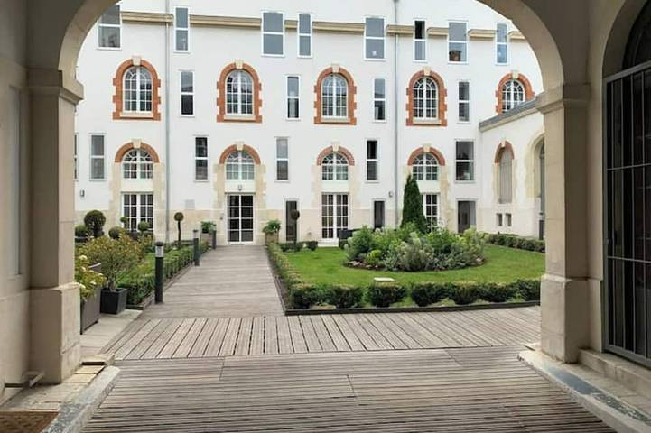 Location de vacances pour 2 personnes, avec jardin et jacuzzi dans Marne