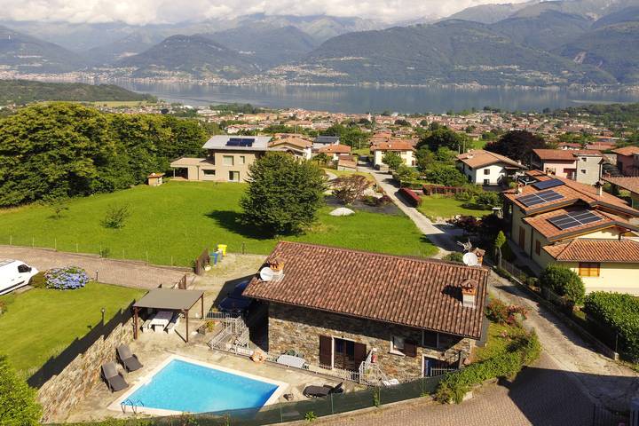 Ferienhaus für 5 Personen, mit Seeblick und Pool, kinderfreundlich in Colico