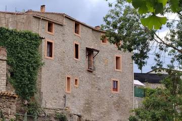 Gîte pour 15 personnes, avec terrasse et piscine à Antugnac